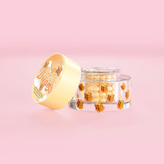 P.Louise Lacey ในสถานการณ์ที่เหนียวแน่นกับ Bestie Box ของฉัน