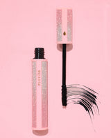 มาสคาร่า P.Louise Cry Baby กลิตเตอร์สีชมพู พร้อมด้ามสีดำบนพื้นหลังสีชมพู