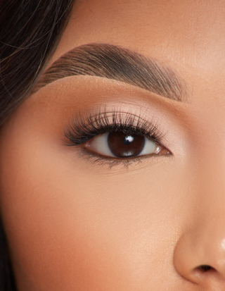 P.Louise Lashes - เสน่ห์แห่งความสงบ