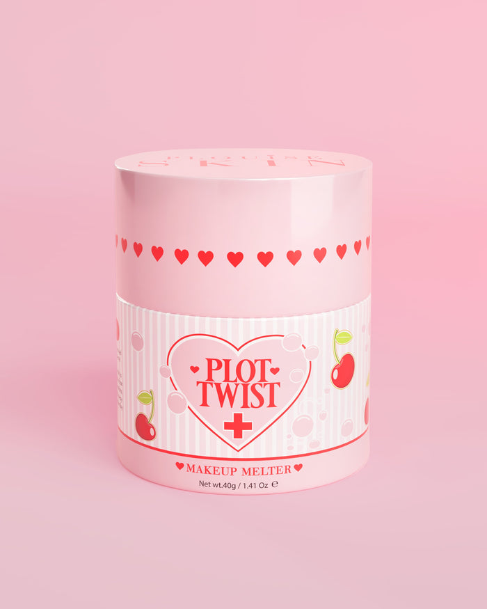 ภาชนะสีชมพูของ P.Louise Plot Twist Makeup Melting Cleansing Balm ที่มีดีไซน์รูปหัวใจและเชอร์รี่บนฉลากตัดกับพื้นหลังสีชมพู