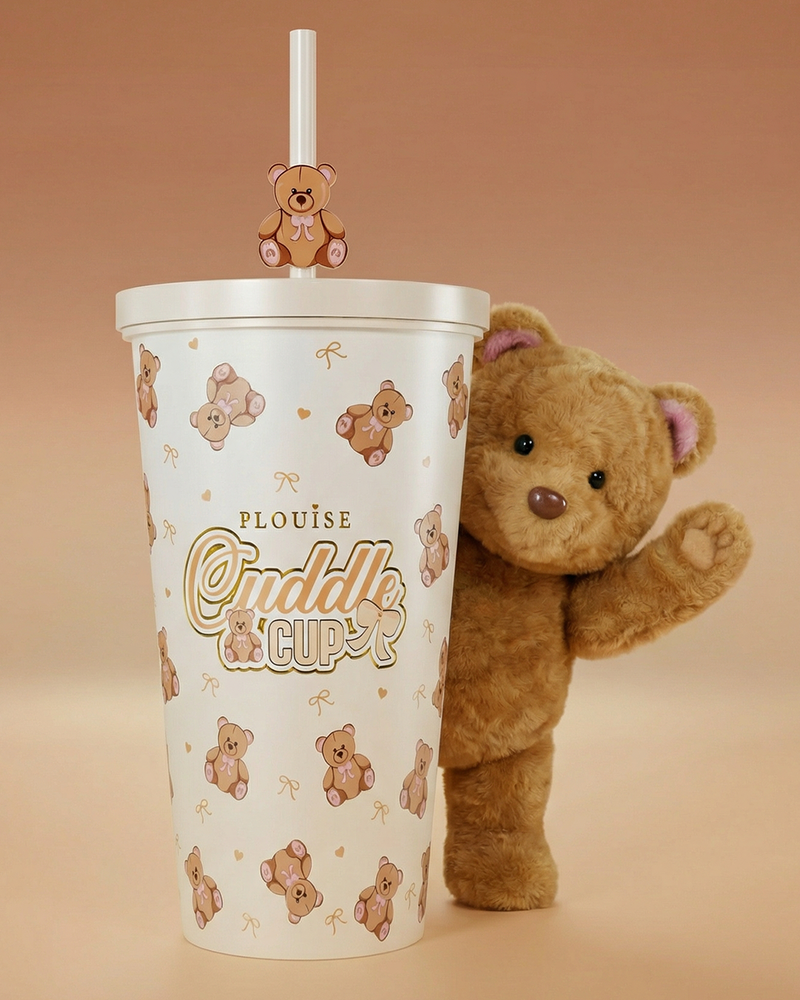 รูปภาพของ P.Louise Teddy Bear Steel Cuddle Cup Tumbler & Straw โดยมีหมีโบกมือจากด้านหลัง