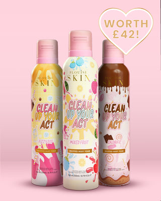 P.Louise วิปโฟมอาบน้ำสามขวดพร้อมบรรจุภัณฑ์สีสันสดใสบนพื้นหลังสีชมพู