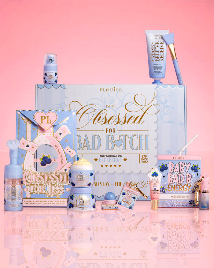 ผลิตภัณฑ์และบรรจุภัณฑ์ของ P.Louise Obsessed For Bad Bitch Bundle บนพื้นหลังสีชมพู 