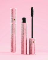 P.Louise Cry Baby Mascara ปัดเป็นกลิตเตอร์บนพื้นหลังสีชมพู