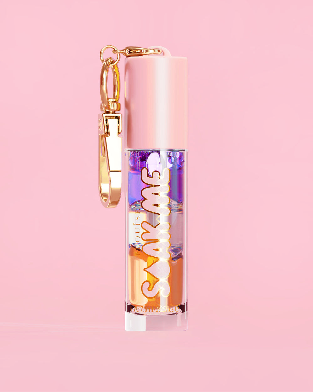 P. Louise Soak Me Lip Oil ที่มาพร้อมออยล์หลากสีสันในหลอดสีชมพู พร้อมด้วยเข็มกลัดสีทองบนพื้นหลังสีชมพู
