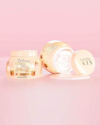 P.Louise Lacey ในสถานการณ์ที่เหนียวแน่นกับ Bestie Box ของฉัน