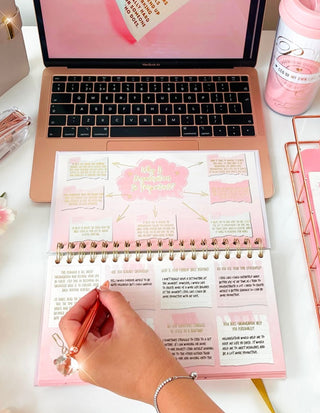 P.Louise ลุกขึ้นและบดนักวางแผนสามเดือน